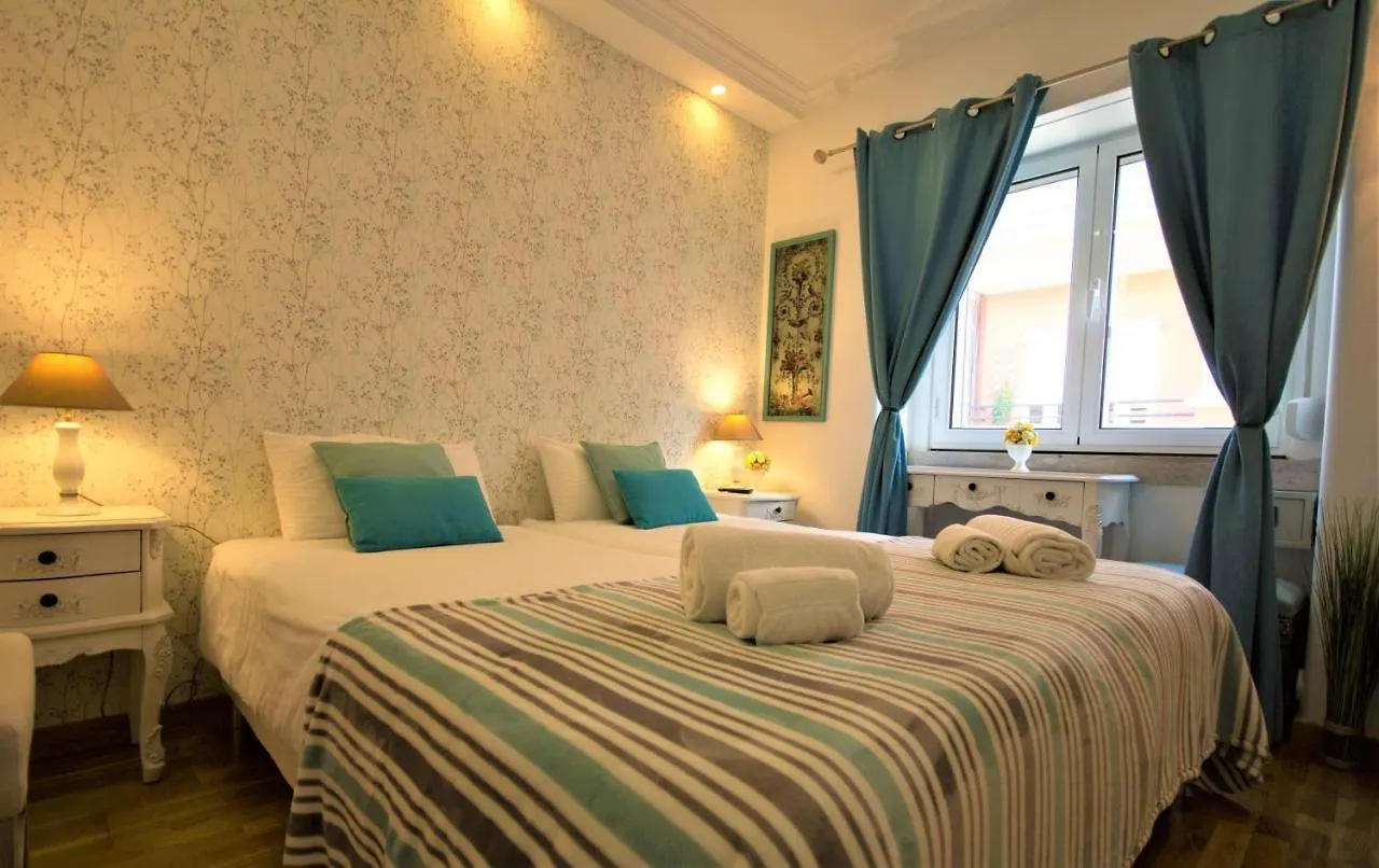 Sweet Suites Guesthouse Close To Famous Avenue Liberty Лиссабон Португалия