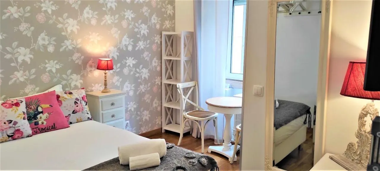 Sweet Suites Guesthouse Close To Famous Avenue Liberty Lisbona 3*,