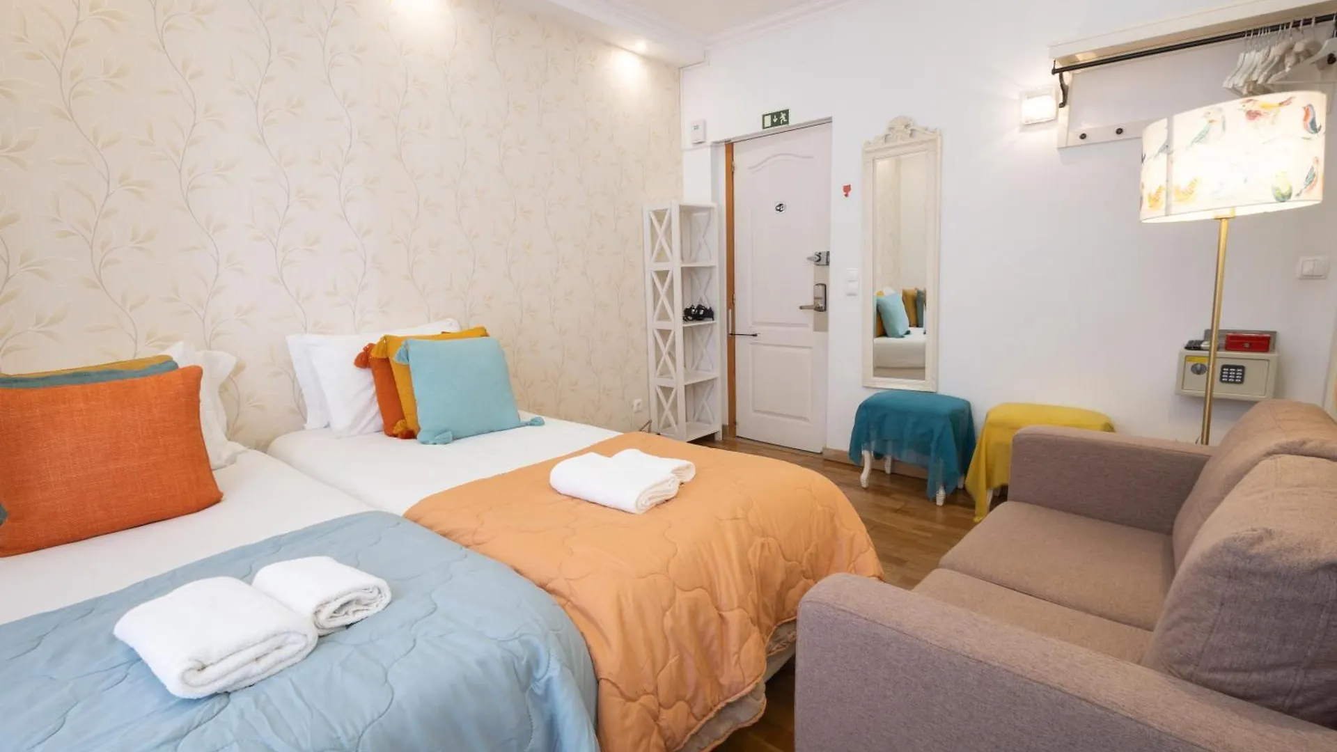Affittacamere Sweet Suites Guesthouse Close To Famous Avenue Liberty Lisbona