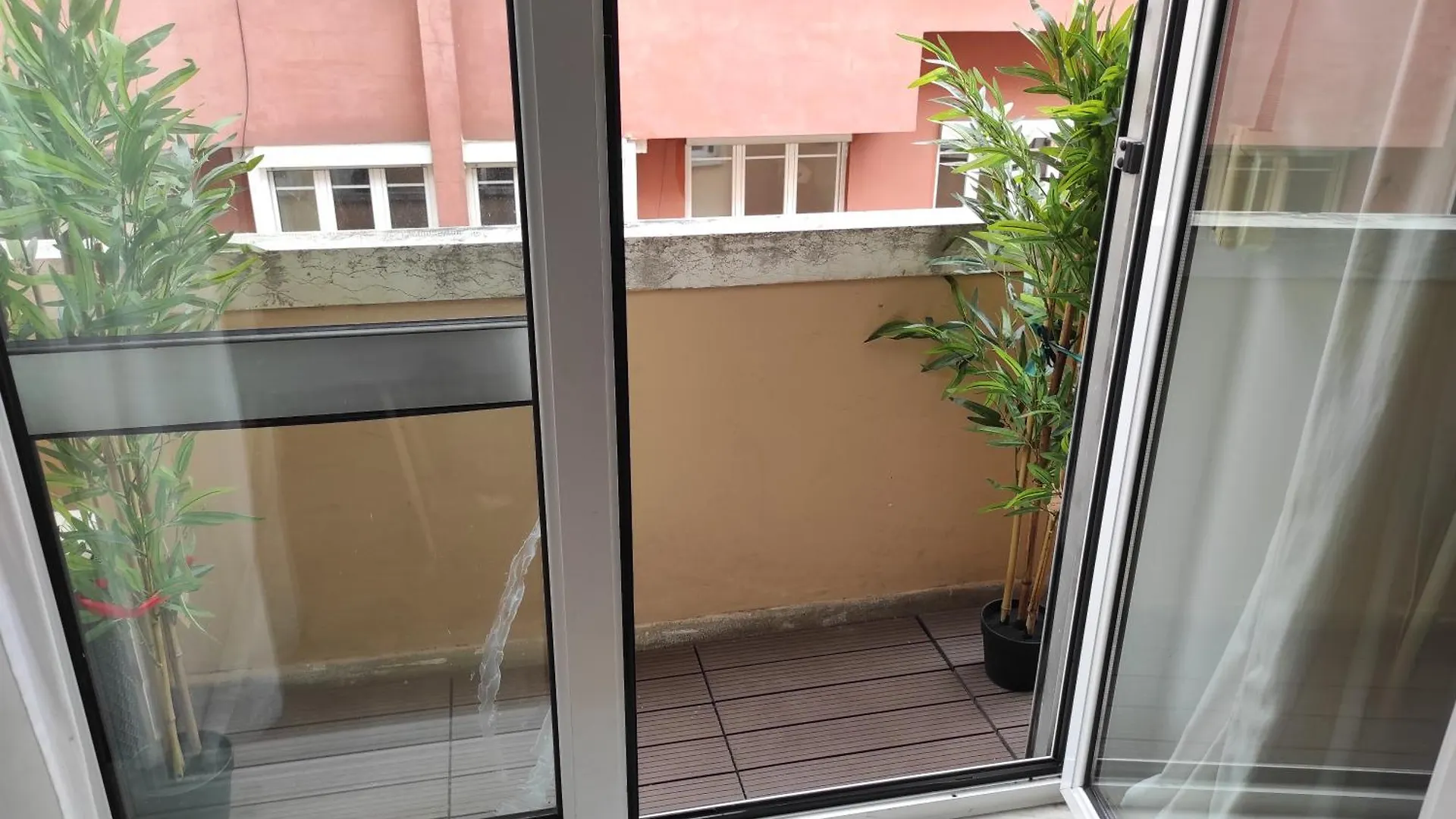 Affittacamere Sweet Suites Guesthouse Close To Famous Avenue Liberty Lisbona