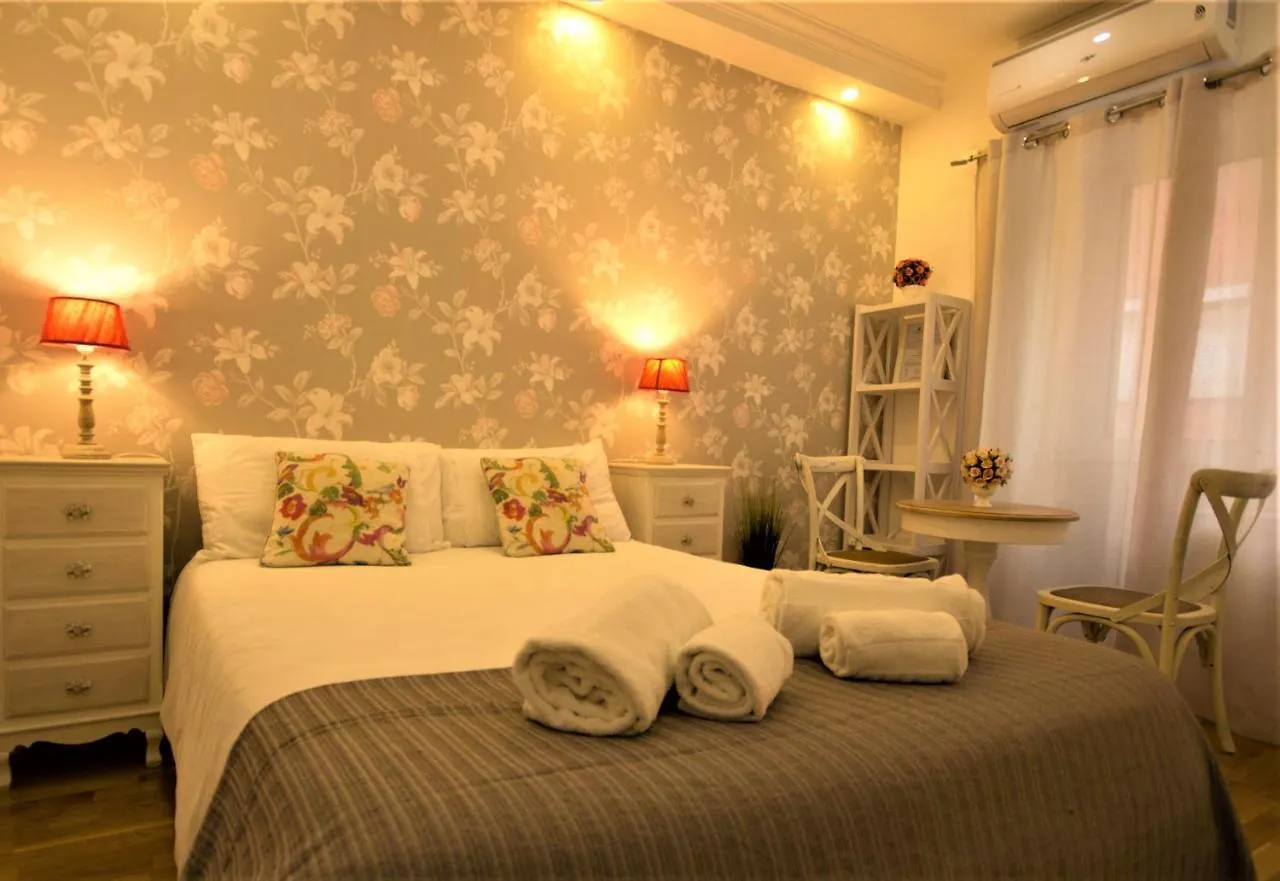 Sweet Suites Guesthouse Close To Famous Avenue Liberty Lisboa Portugal